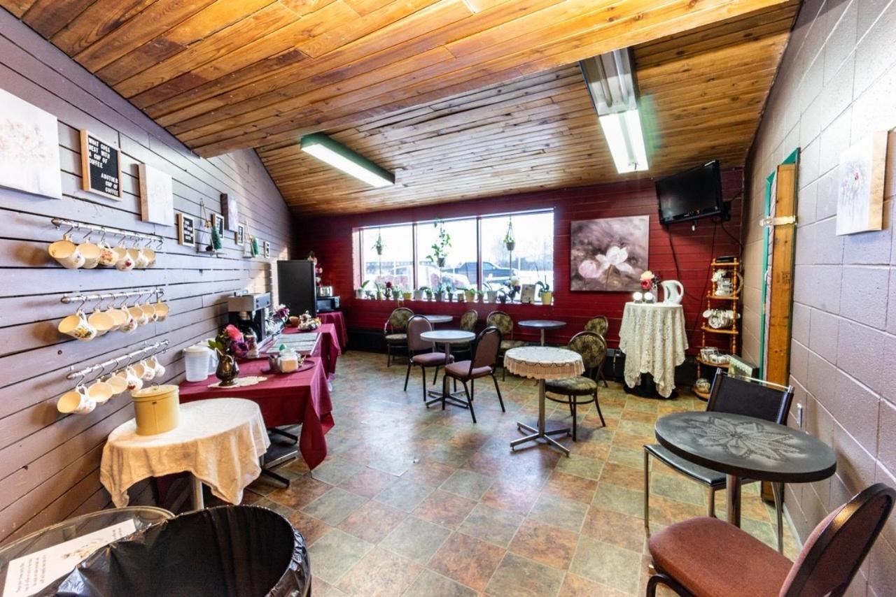 Vegreville Garden Inn Buitenkant foto
