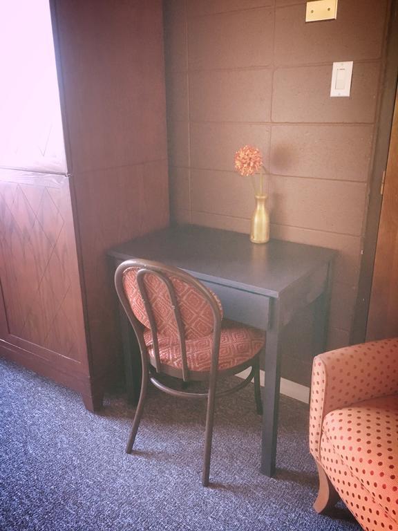 Vegreville Garden Inn Buitenkant foto