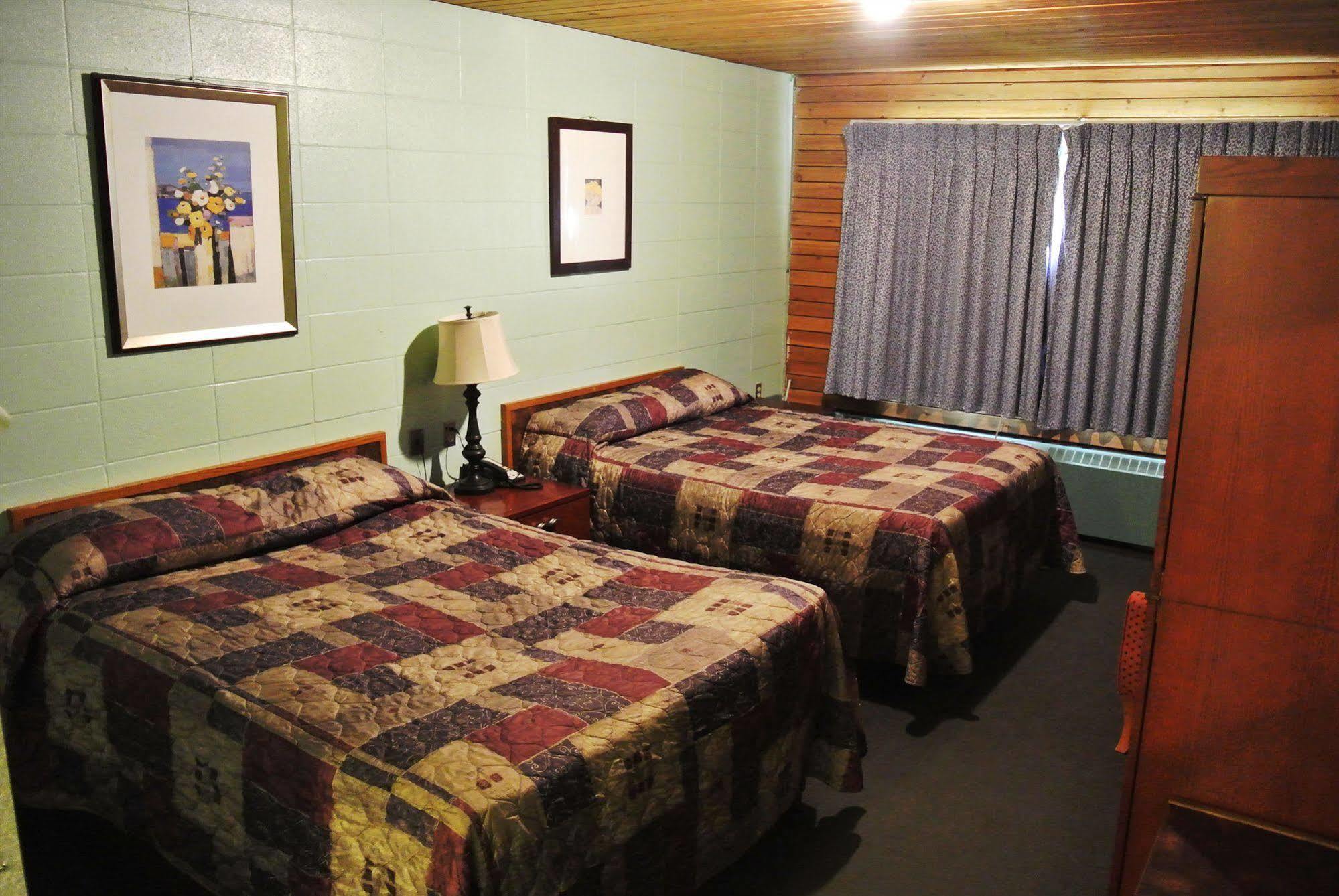 Vegreville Garden Inn Buitenkant foto