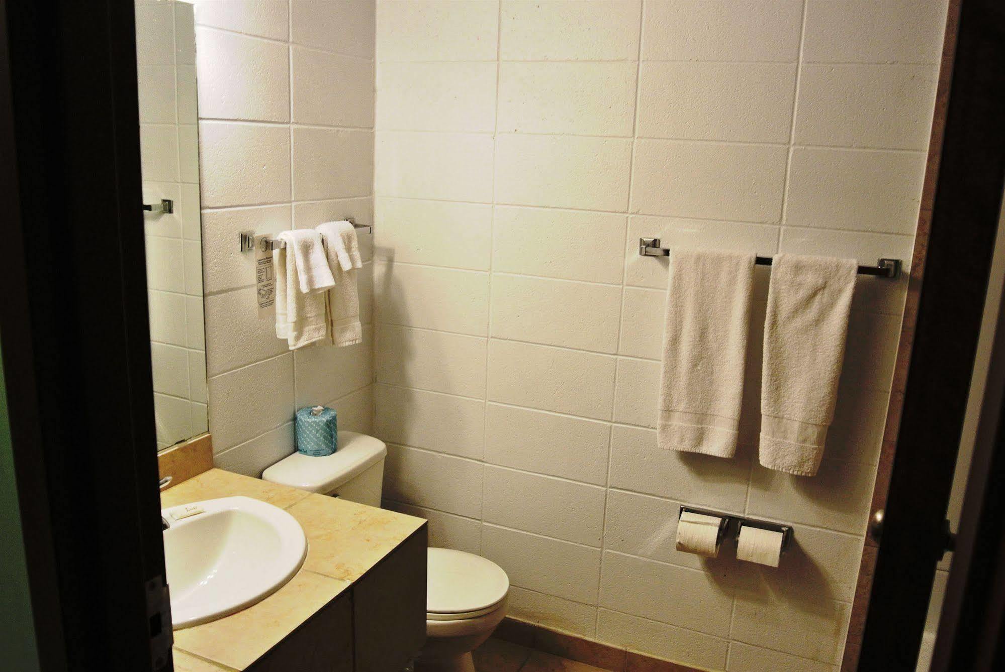 Vegreville Garden Inn Buitenkant foto
