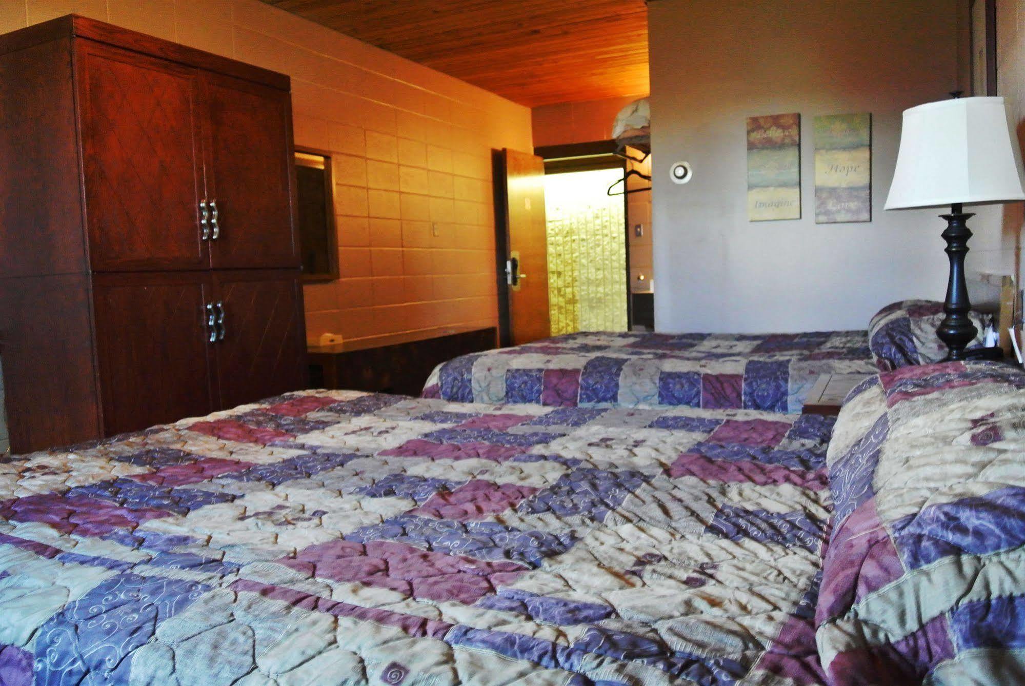 Vegreville Garden Inn Buitenkant foto