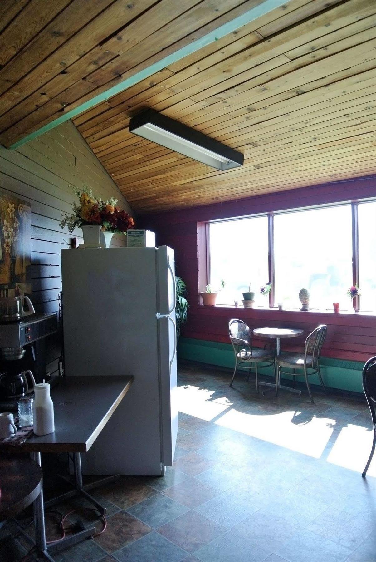 Vegreville Garden Inn Buitenkant foto