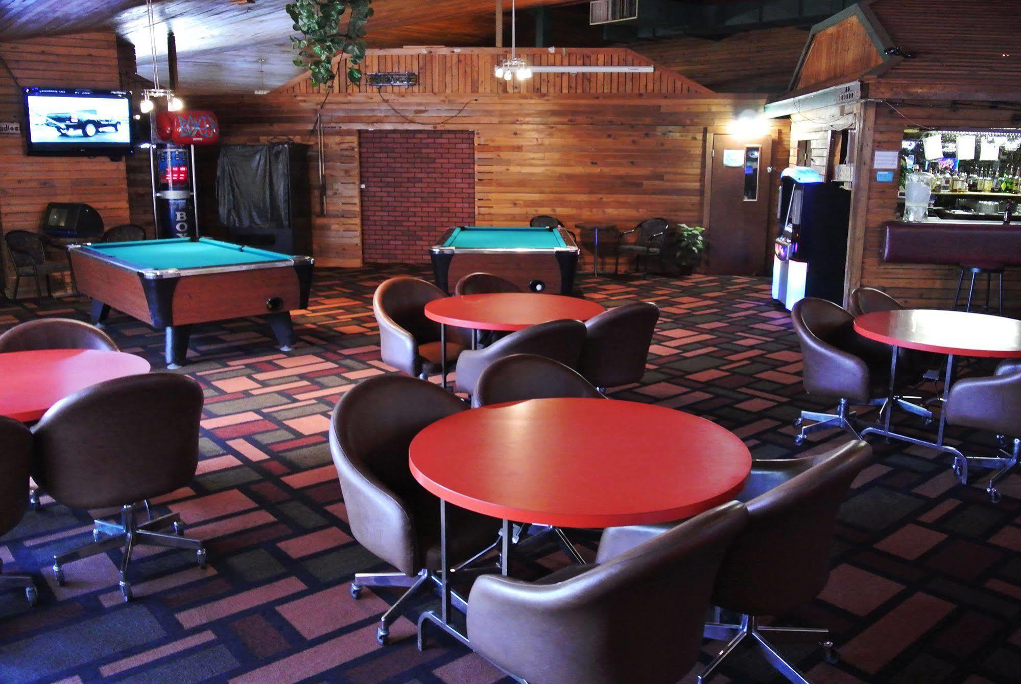 Vegreville Garden Inn Buitenkant foto
